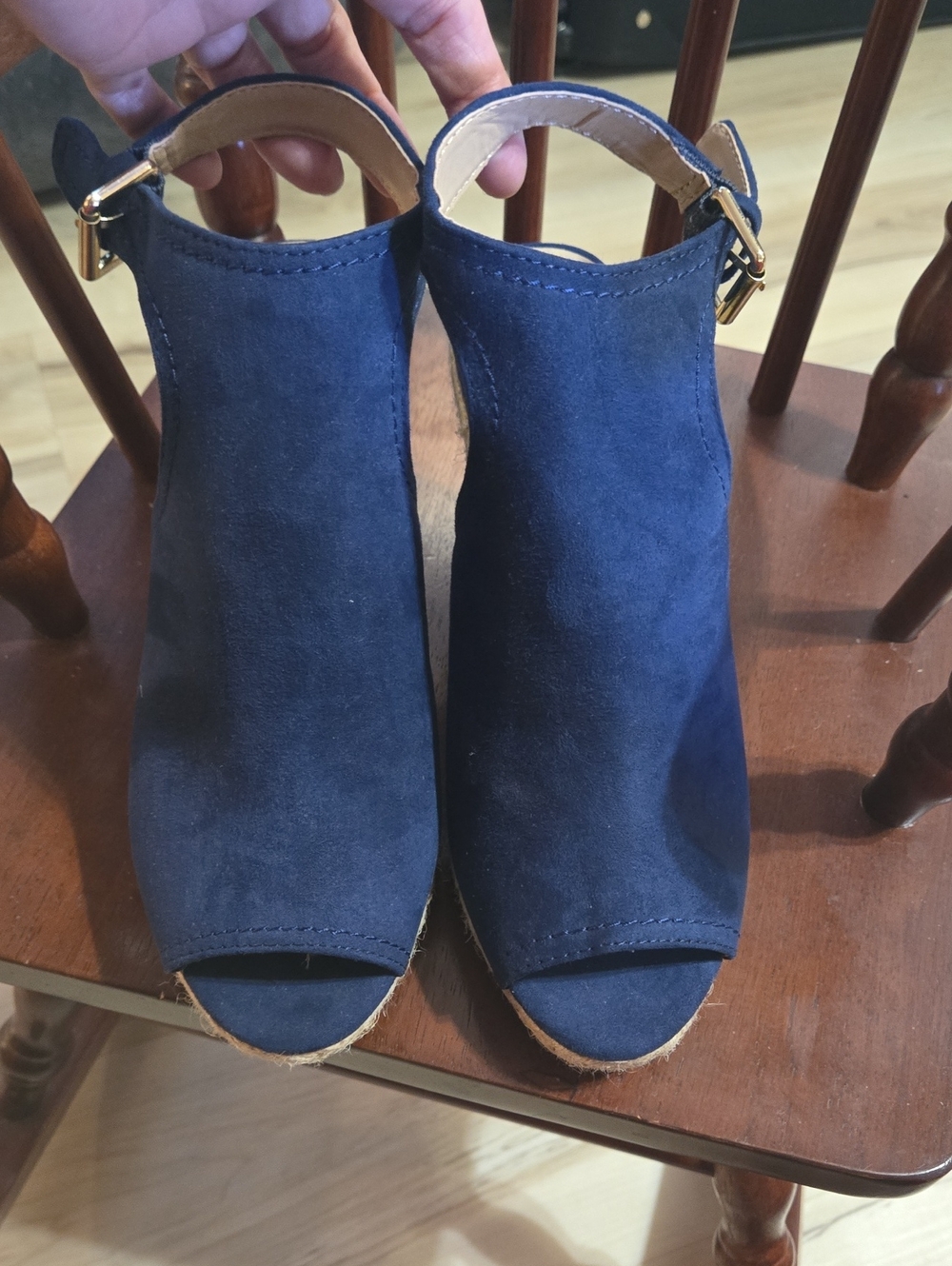 Apt. 9 Navy Suede Peep-Toe Ankle Strap Wedge Sandals. Espadrilles Style Heel.